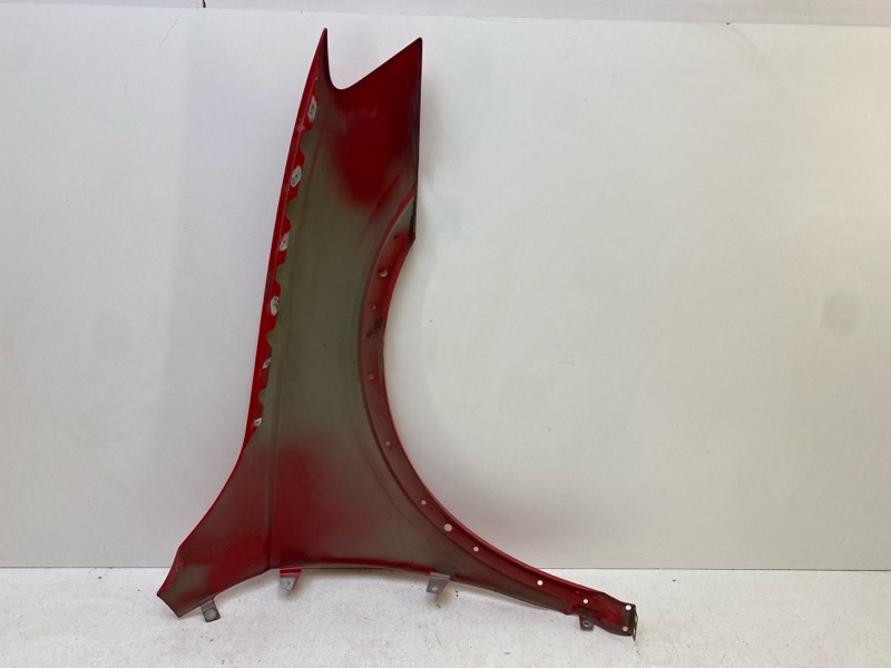 Крыло переднее левое