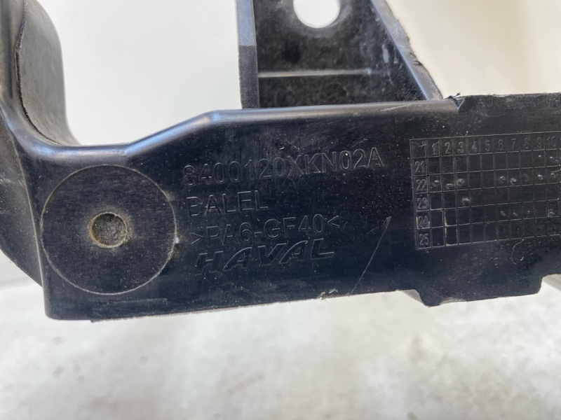 Кронштейн фар правый