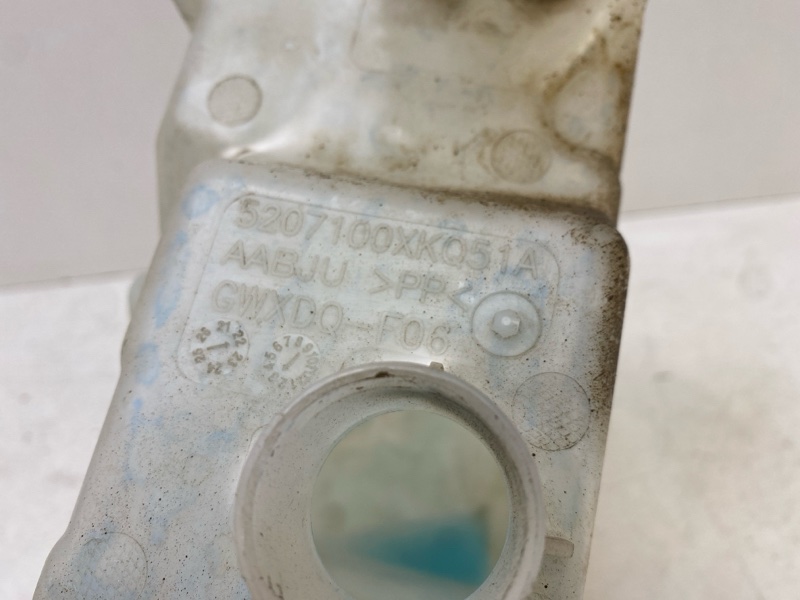 Бачок омывателя лобового стекла