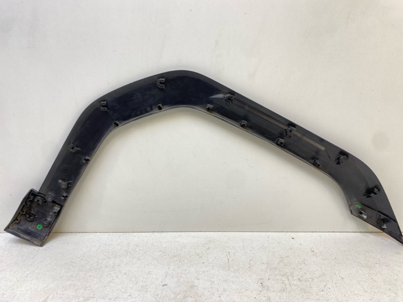 Накладка переднего крыла левого