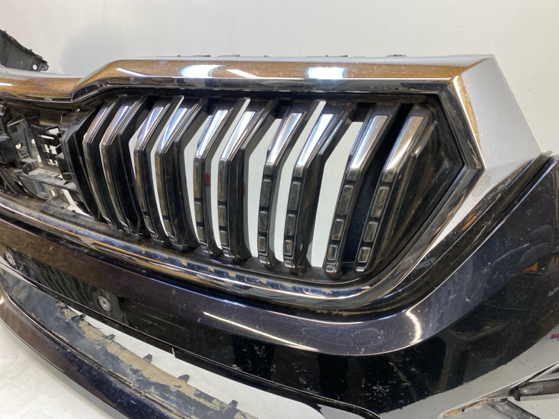 Бампер передний