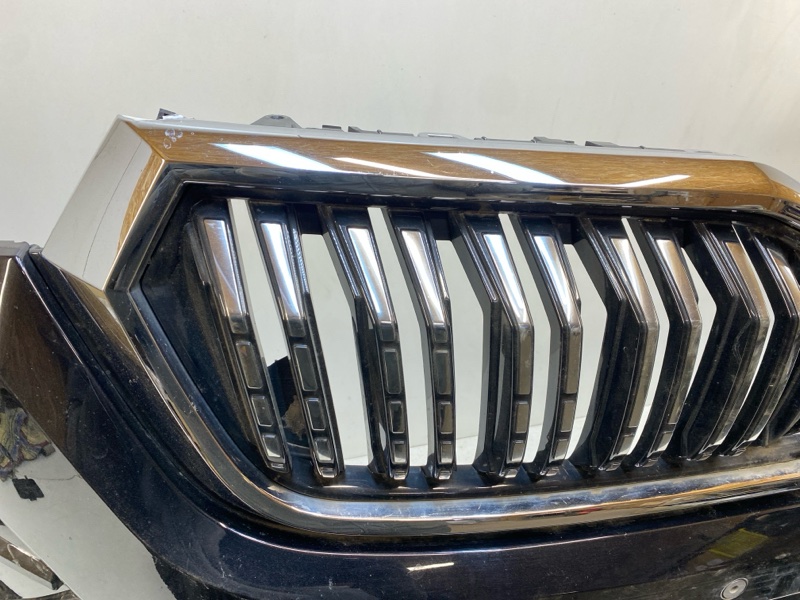 Бампер передний