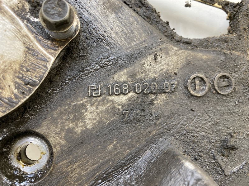 Крышка блока цилиндров