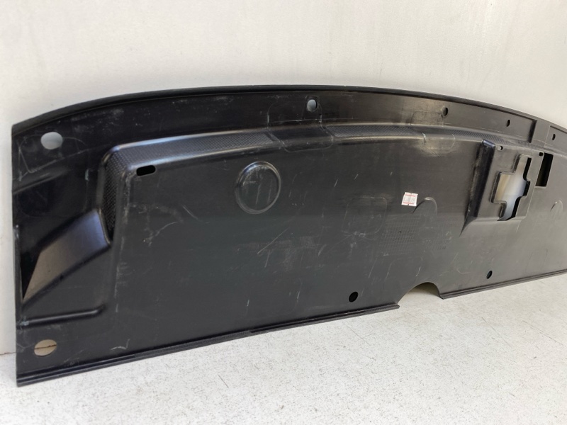 Кожух замка капота