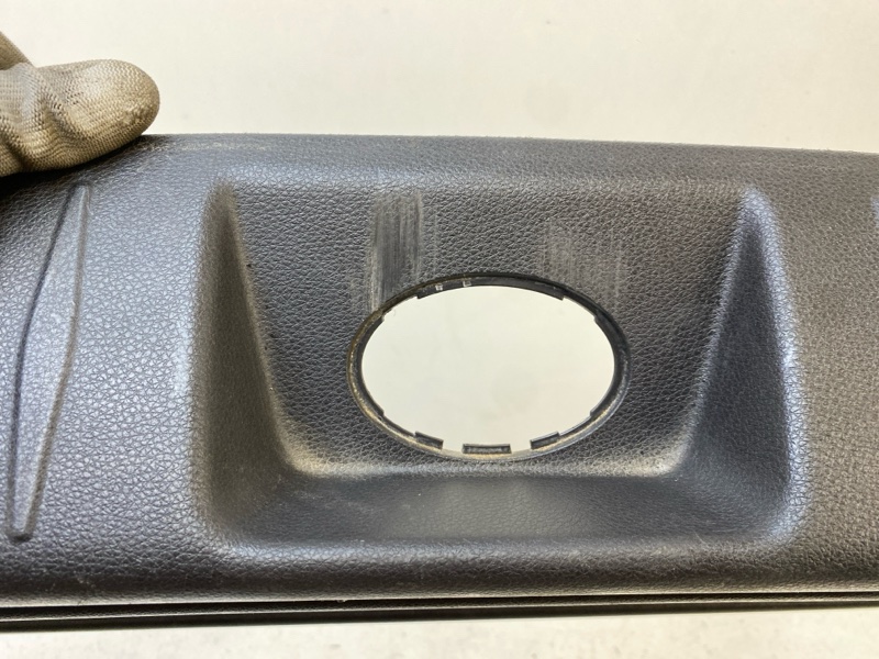 Обшивка багажника