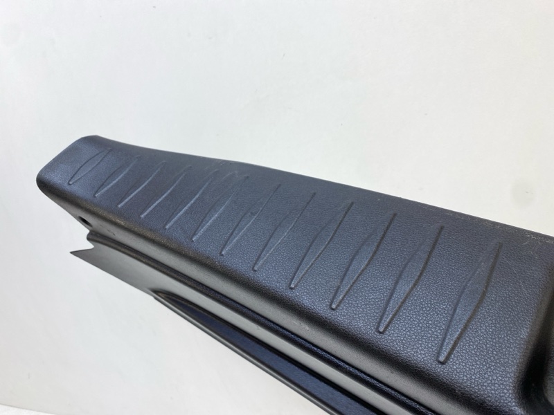 Обшивка багажника