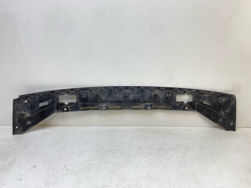 Кожух замка капота