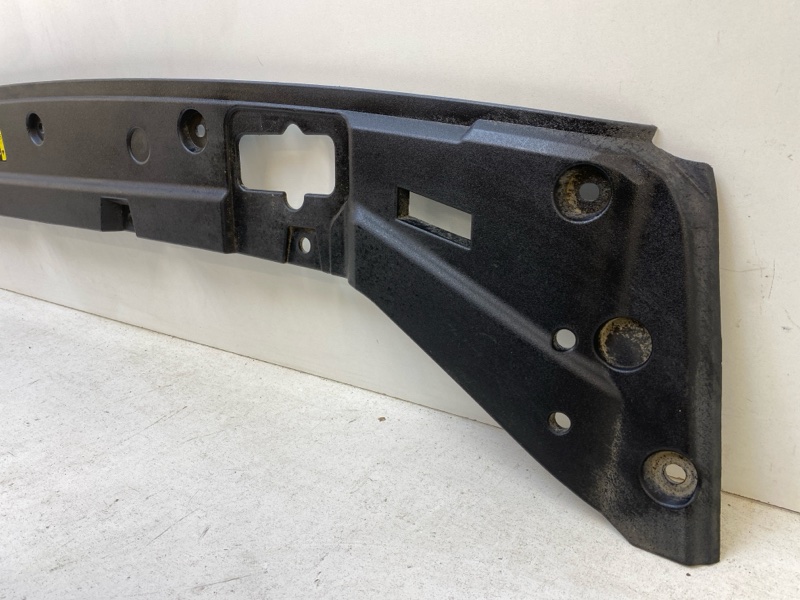 Кожух замка капота