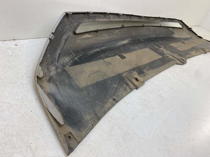 Накладка переднего бампера