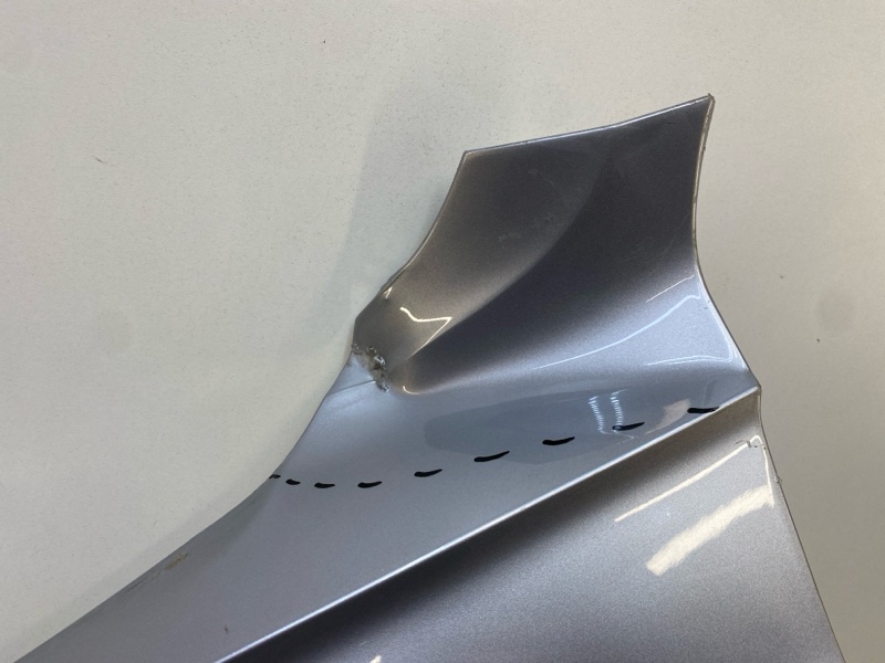 Крыло переднее левое