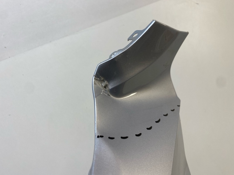 Крыло переднее левое