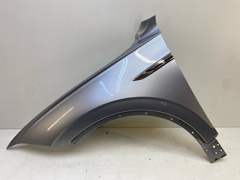 Крыло переднее левое