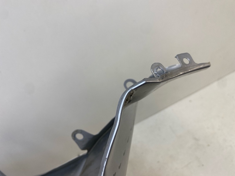 Крыло переднее левое