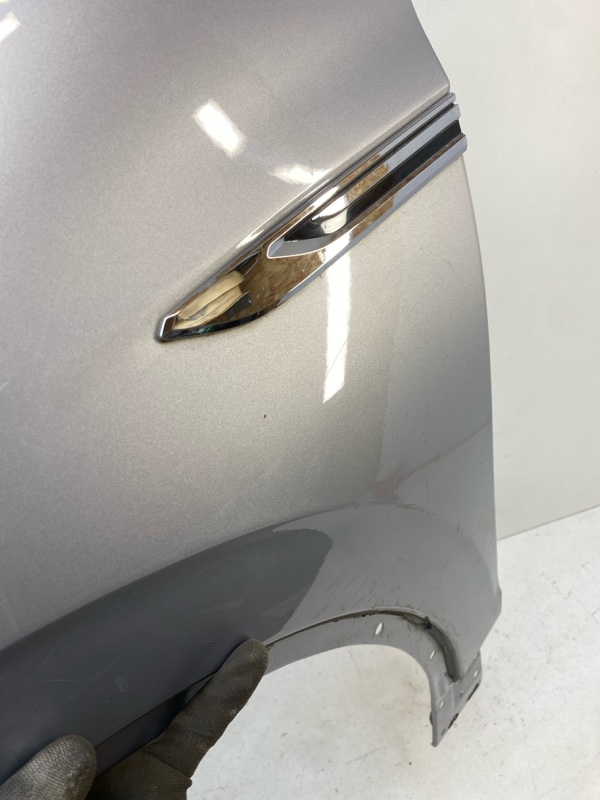 Крыло переднее левое