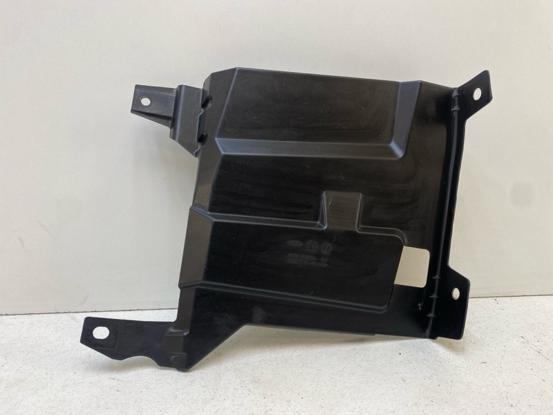 Защита антигравийная правая