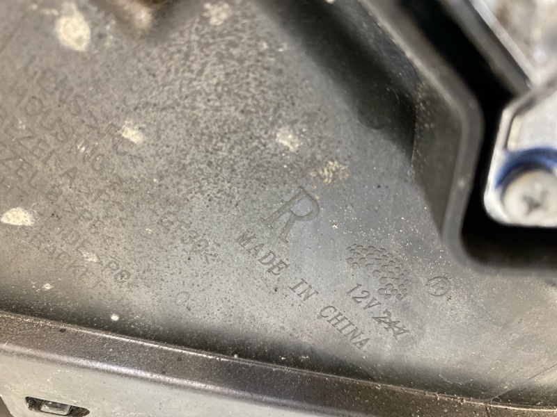 Фара правая