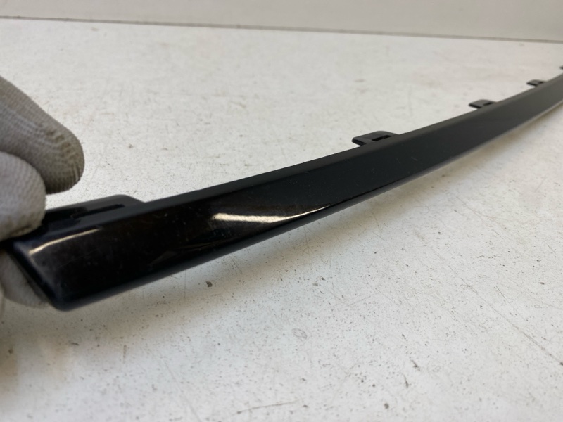 Молдинг переднего бампера