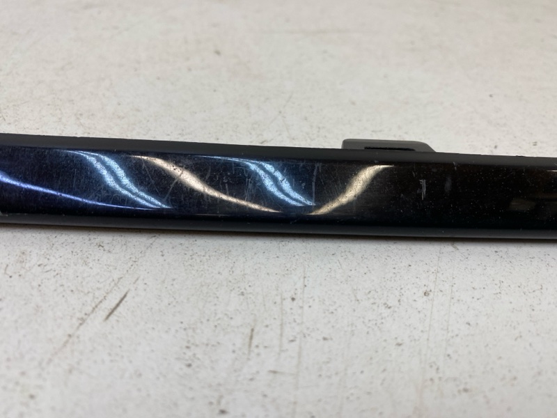 Молдинг переднего бампера