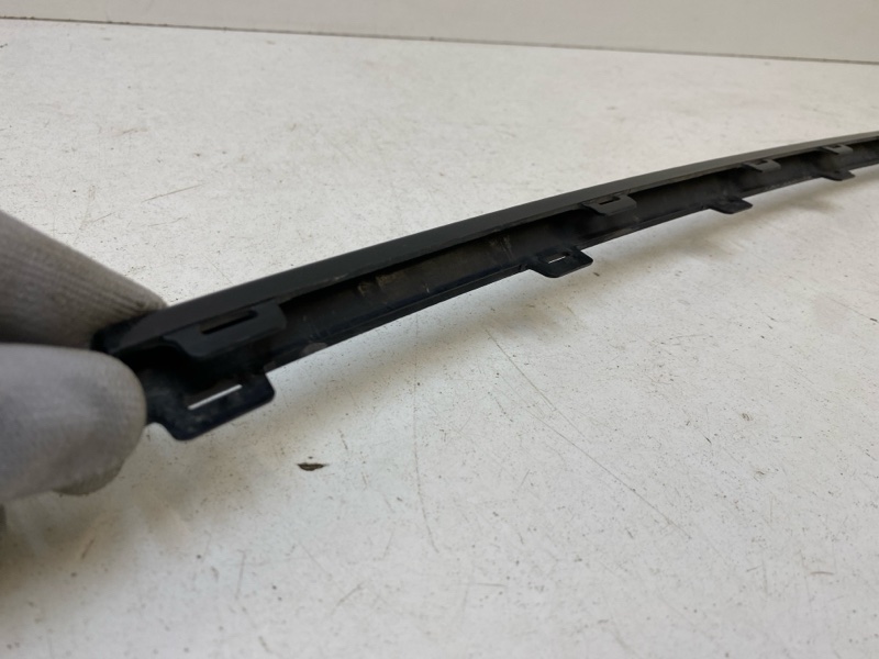 Молдинг переднего бампера