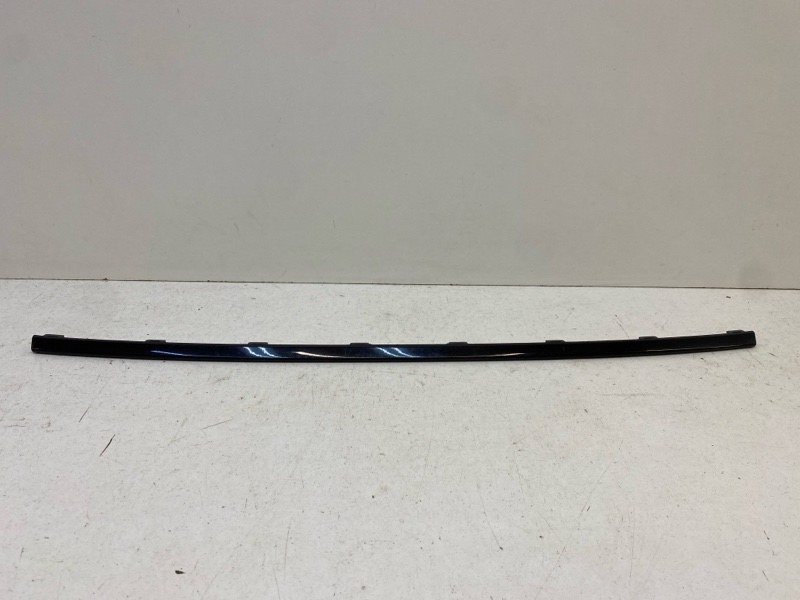 Молдинг переднего бампера