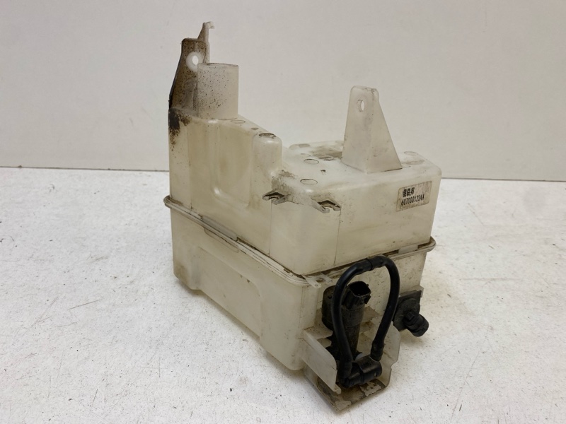 Бачок омывателя лобового стекла