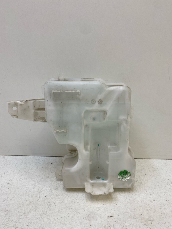 Бачок омывателя лобового стекла