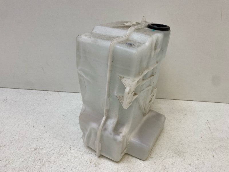 Бачок омывателя лобового стекла