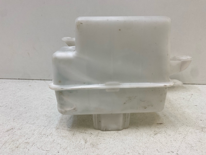 Бачок омывателя лобового стекла