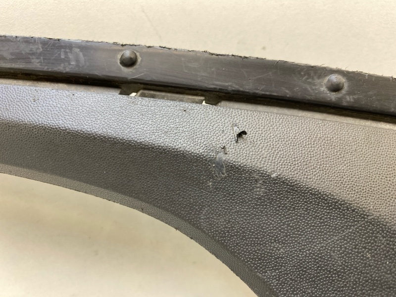 Рамка противотуманной фары правой