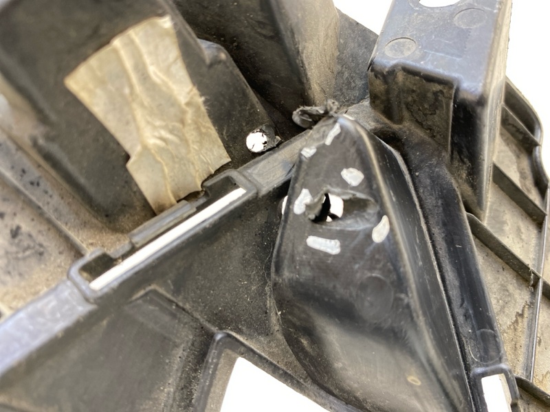 Накладка переднего бампера левая