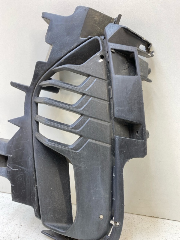 Накладка переднего бампера левая