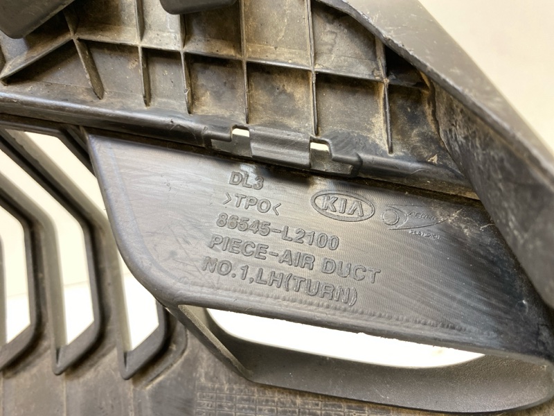 Накладка переднего бампера левая