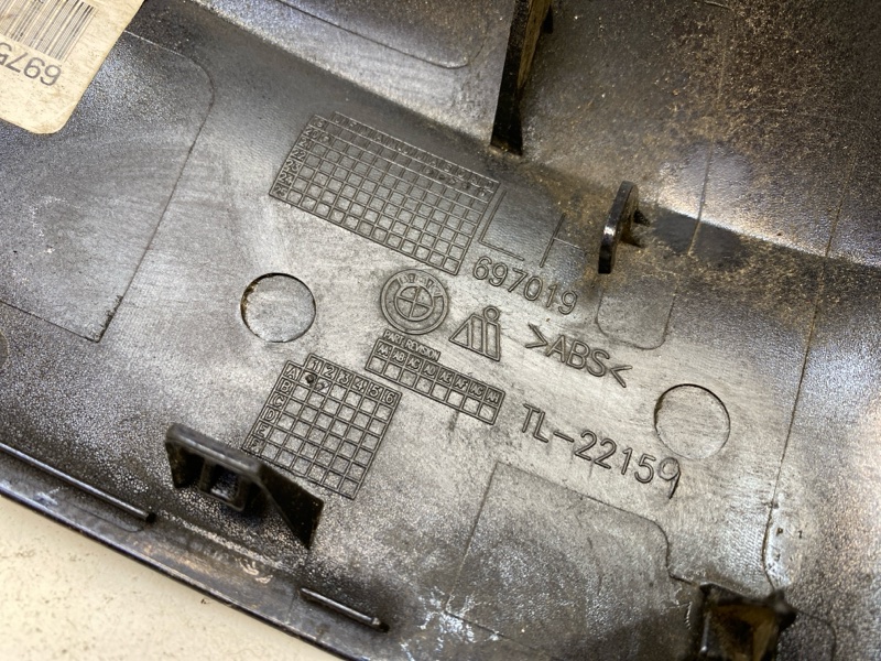 Накладка зеркала левого