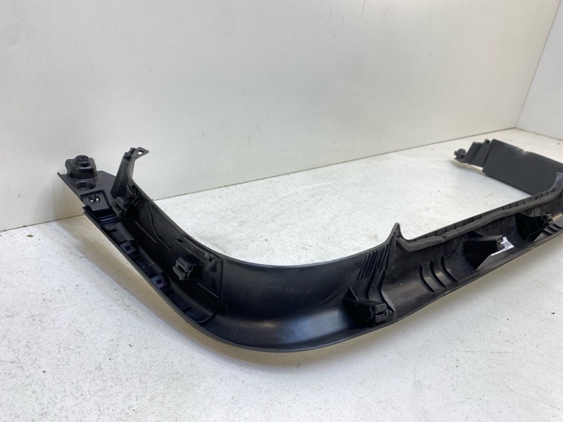 Обшивка двери багажника