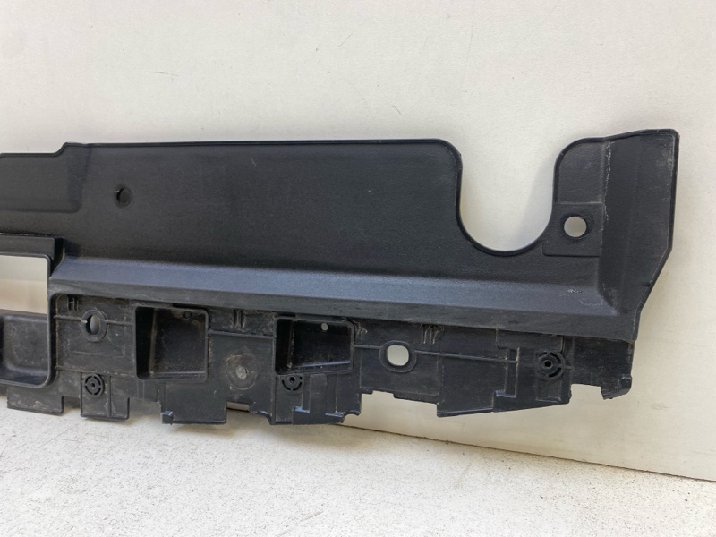 Кожух замка капота