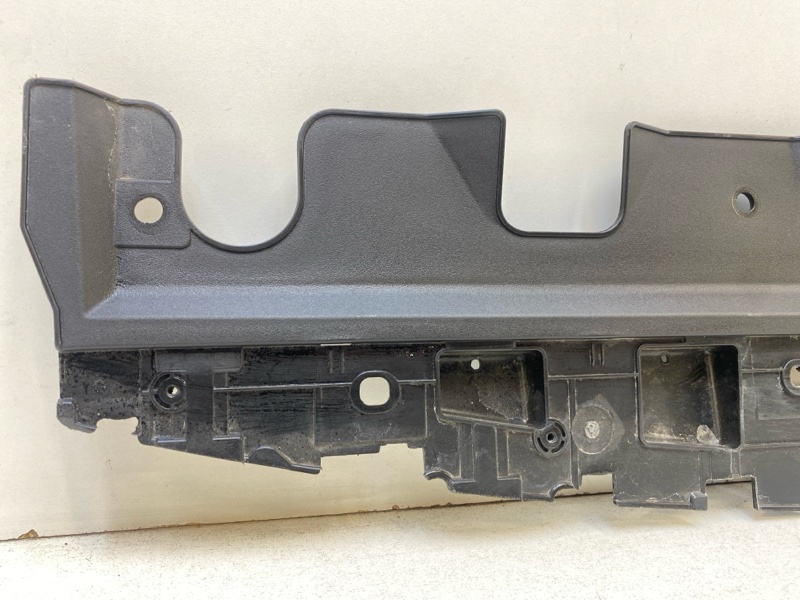 Кожух замка капота