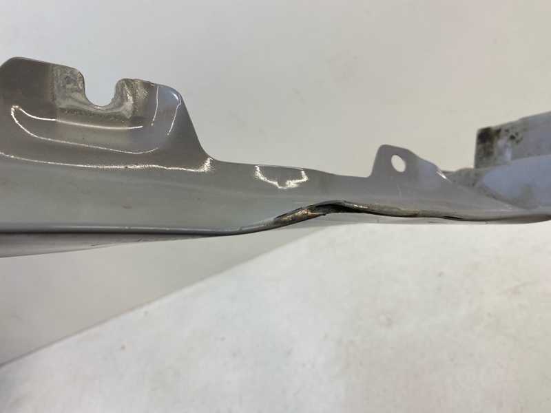 Крыло переднее левое