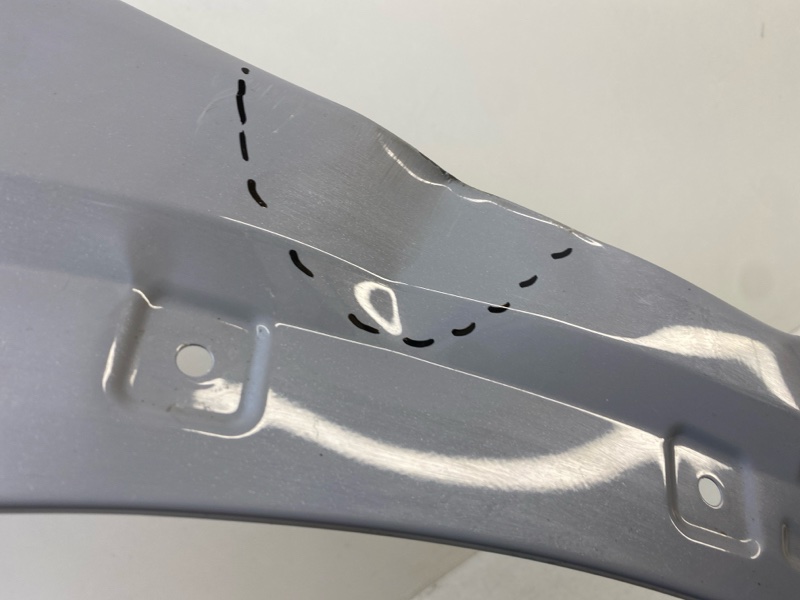 Крыло переднее левое