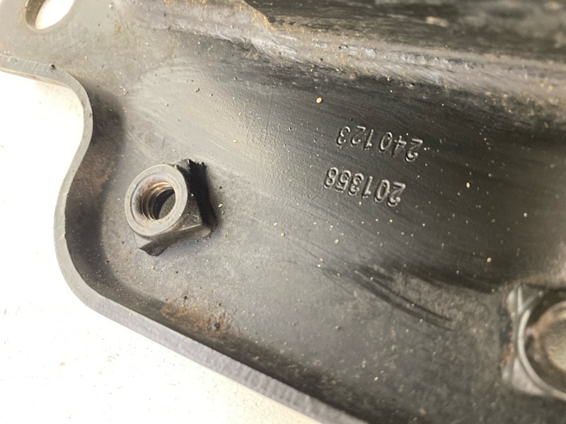 Усилитель переднего бампера