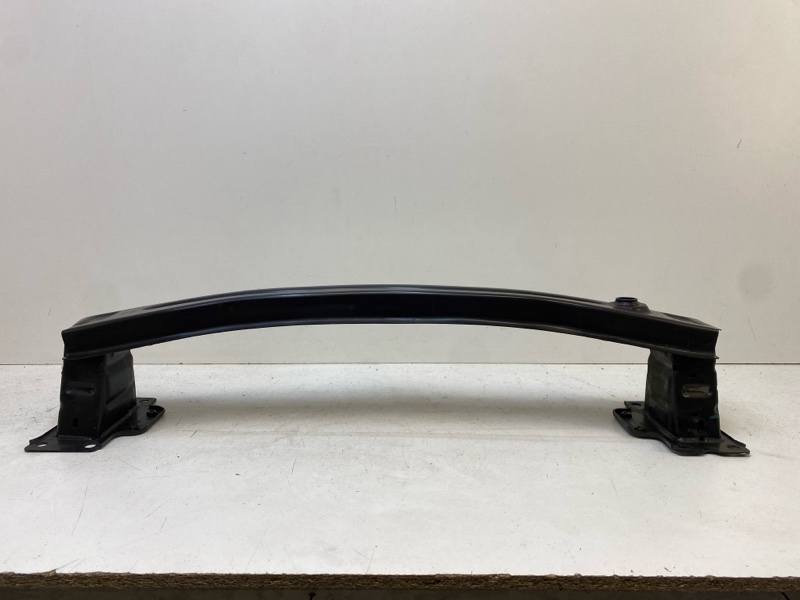 Усилитель переднего бампера