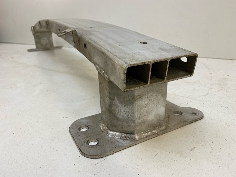 Усилитель переднего бампера