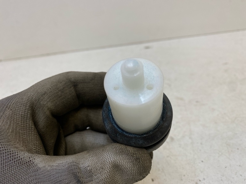 Датчик уровня в бачок омывателя