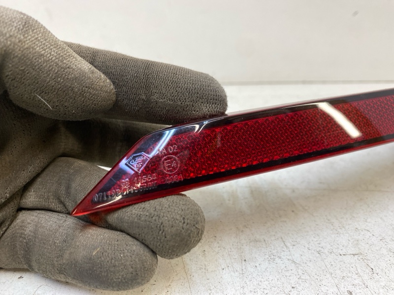 Отражатель в бампер задний правый