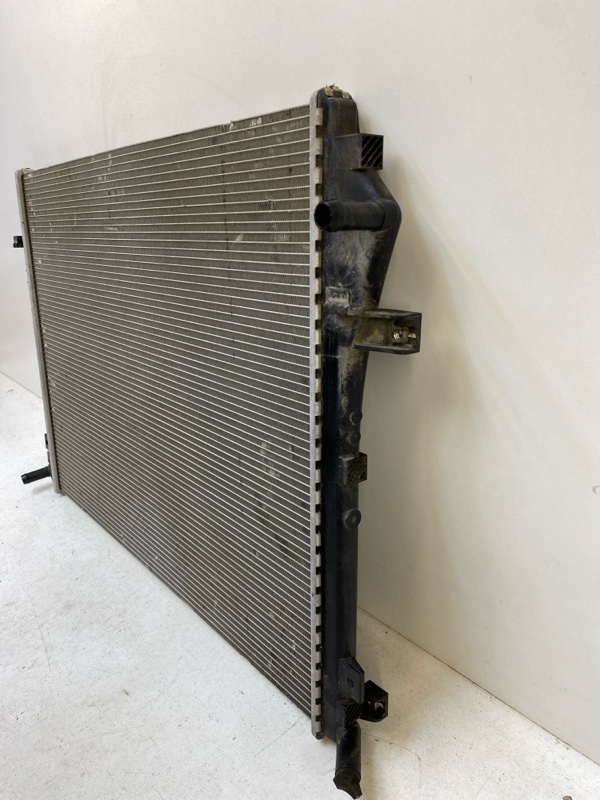 Радиатор охлаждения двигателя основной