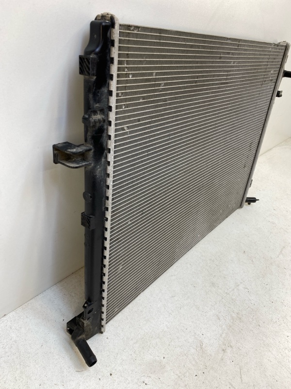 Радиатор охлаждения двигателя основной