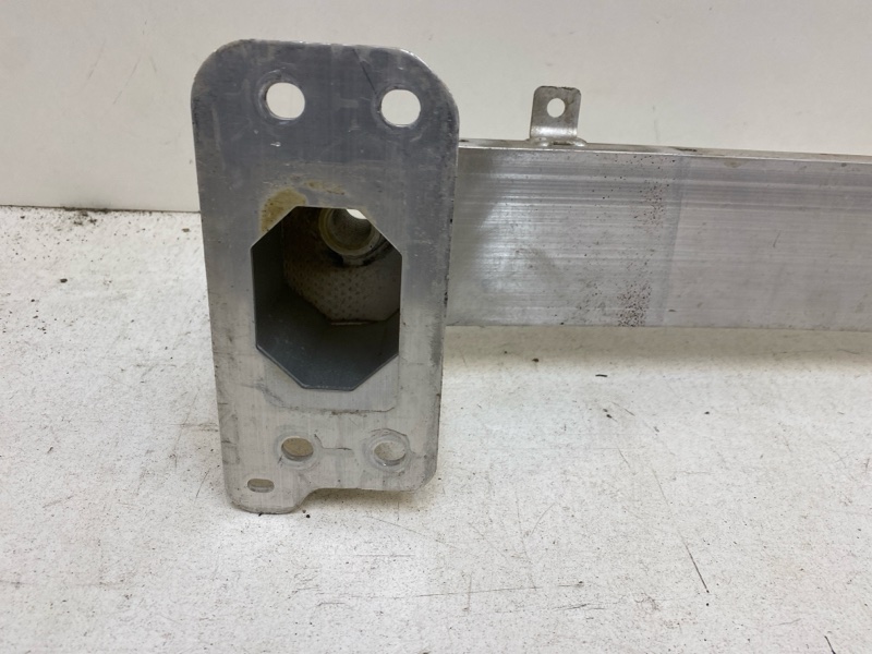 Усилитель переднего бампера