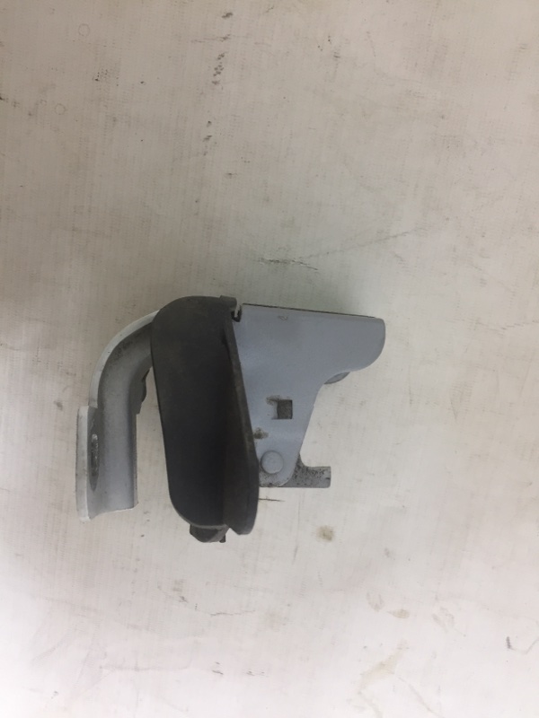 Петля крышки багажника