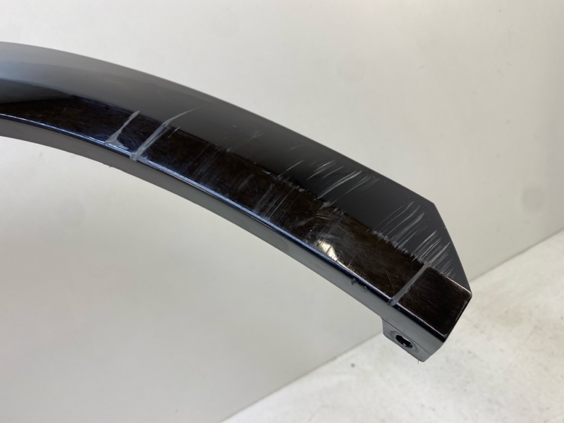 Накладка переднего крыла правого