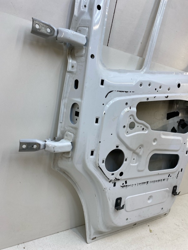 Дверь передняя правая