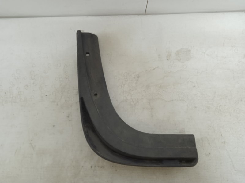 Брызговик задний правый